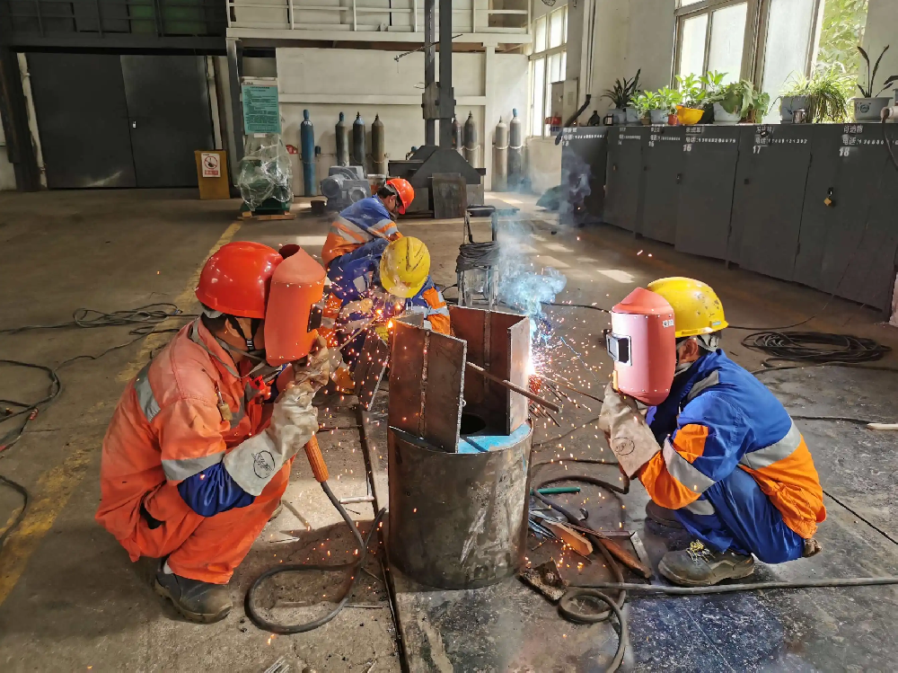 报考电焊工证需要什么资料？